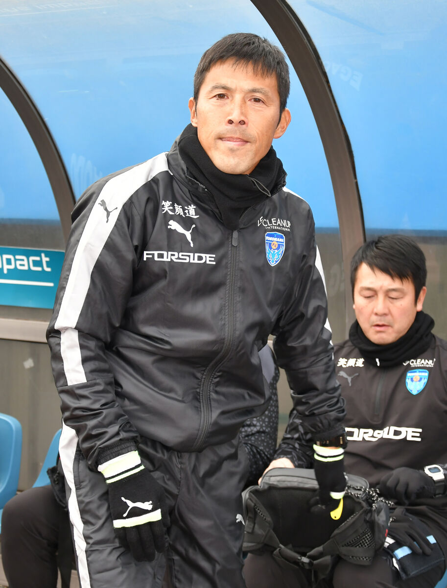 横浜ＦＣ四方田修平監督が来季続投へ…１年でのＪ１復帰へ積み上げをはかる dlvr.it/Szhtrv