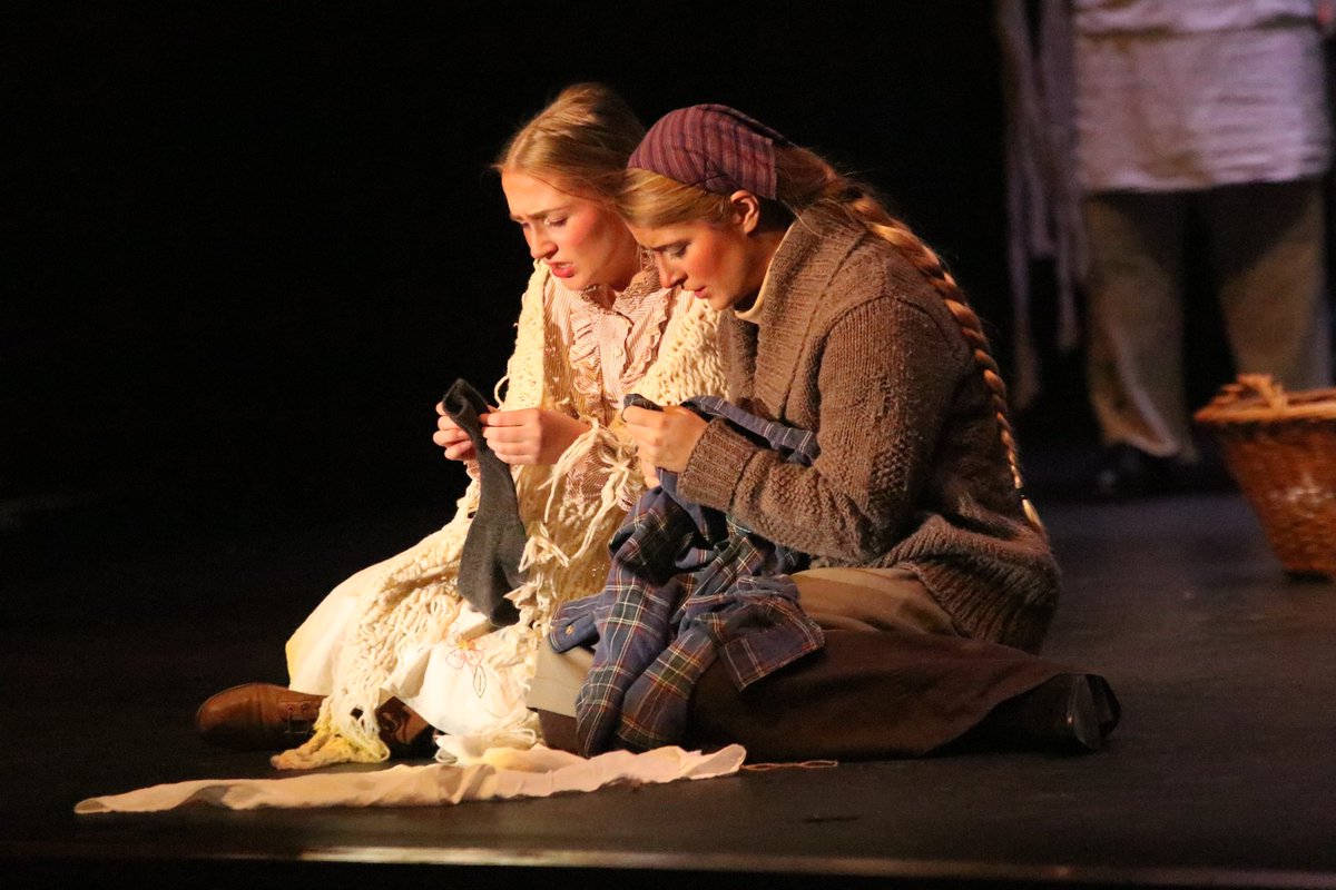 Congrats to the one act cast and crew for tackling challenging play. Check out our photos of the public performance geosnapshot.com/huskybark/even… #aurorahuskies
