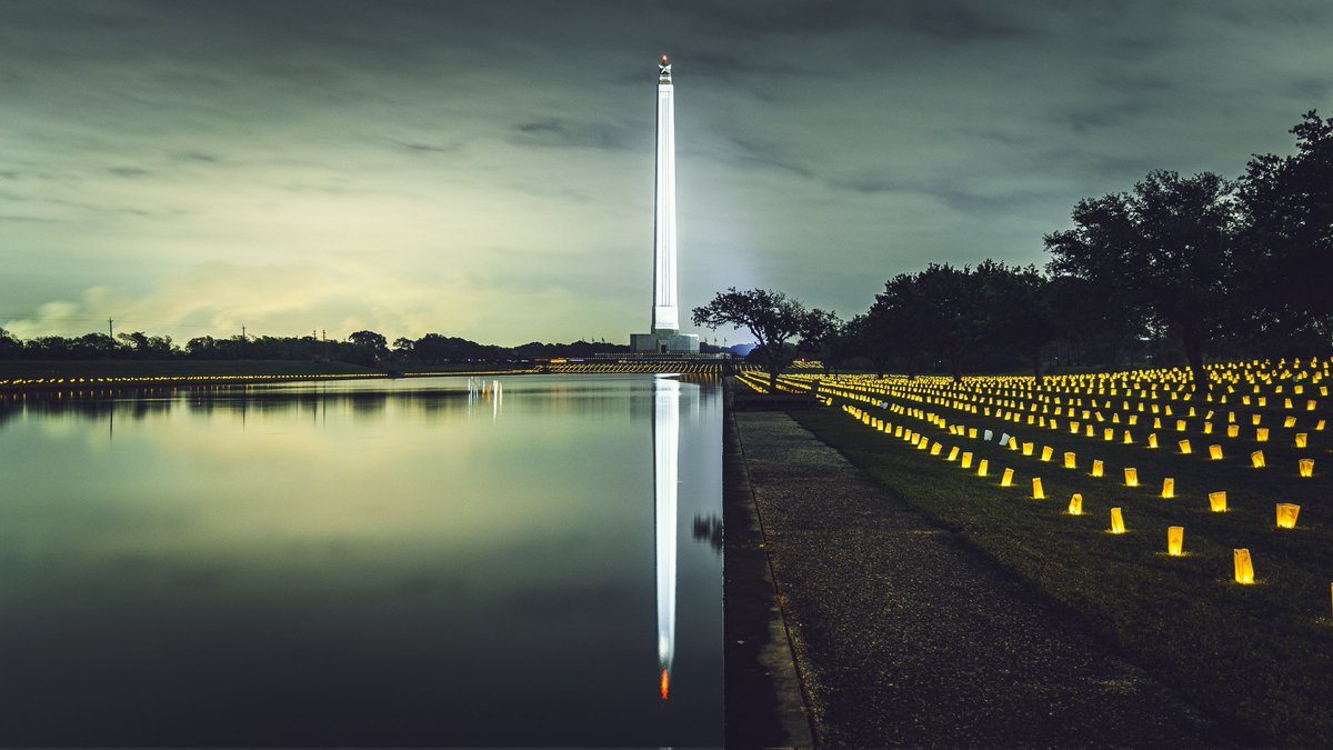 DANewell's tweet photo. 21,000 LED candles with a petrol-lit backdrop. #photography #nightphotography https://t.co/EejKWUPMvP