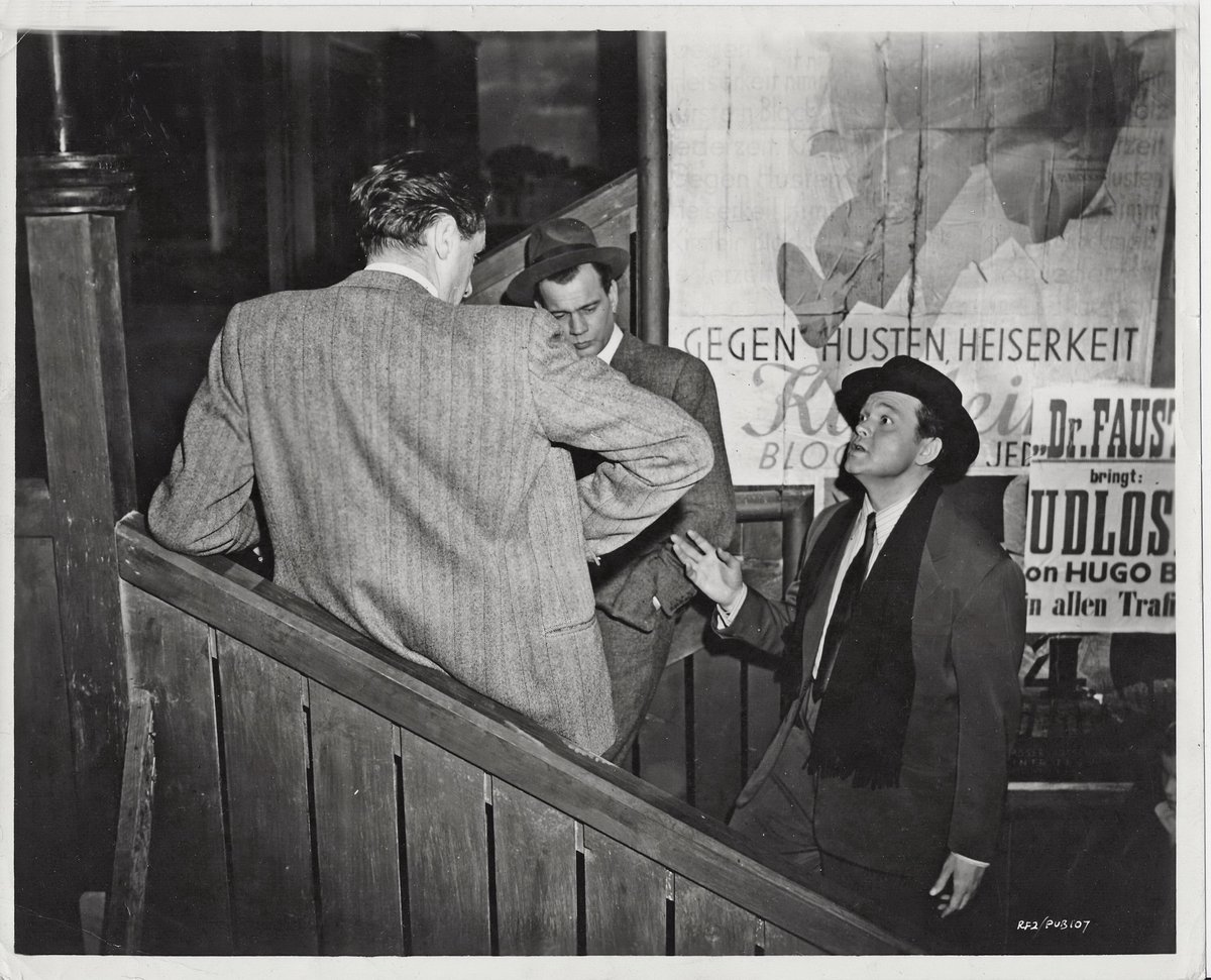 Oct 22 until Dec 10: 75years ago shooting of #TheThirdMan in #Vienna. 3 more photos of Ferris Wheel rehearsal. #OrsonWelles convinces #CarolReed by arguing.  All original pictures on display in our museum❗©courtesy #StudioCanal #derdrittemann #postwar #filmnoir #filmmuseum