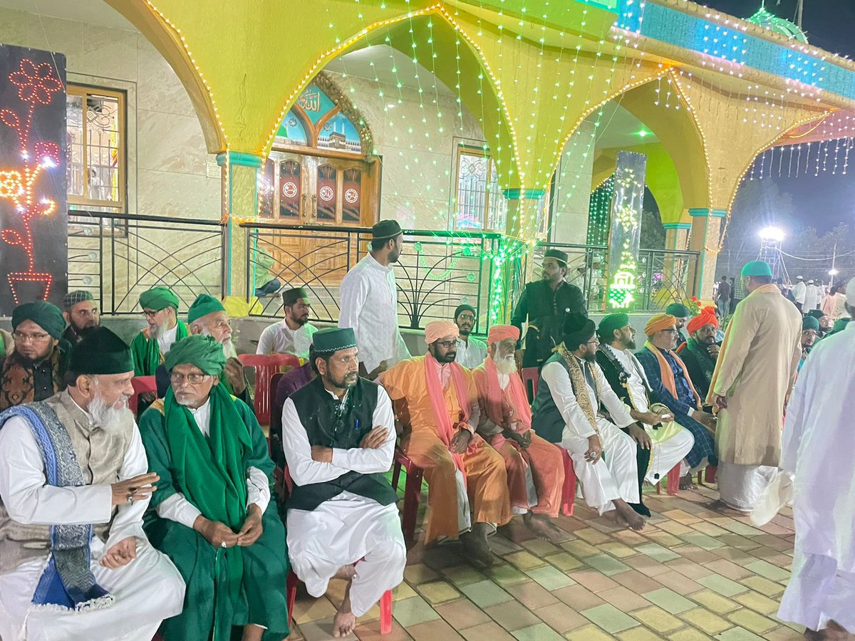 ShaKhadriAzmath's tweet photo. We Along with our Father took Participated in Aulad e Ghouse E Azam Conference Held at Hubli.
This historical conference uniting the Aulad e Ghouse e Azam from different places.
@ckmpolice
@CMofKarnataka
@siddaramaiah
@bababudandargah
@ckmpress
#SunniConference https://t.co/o2aDhVYCue