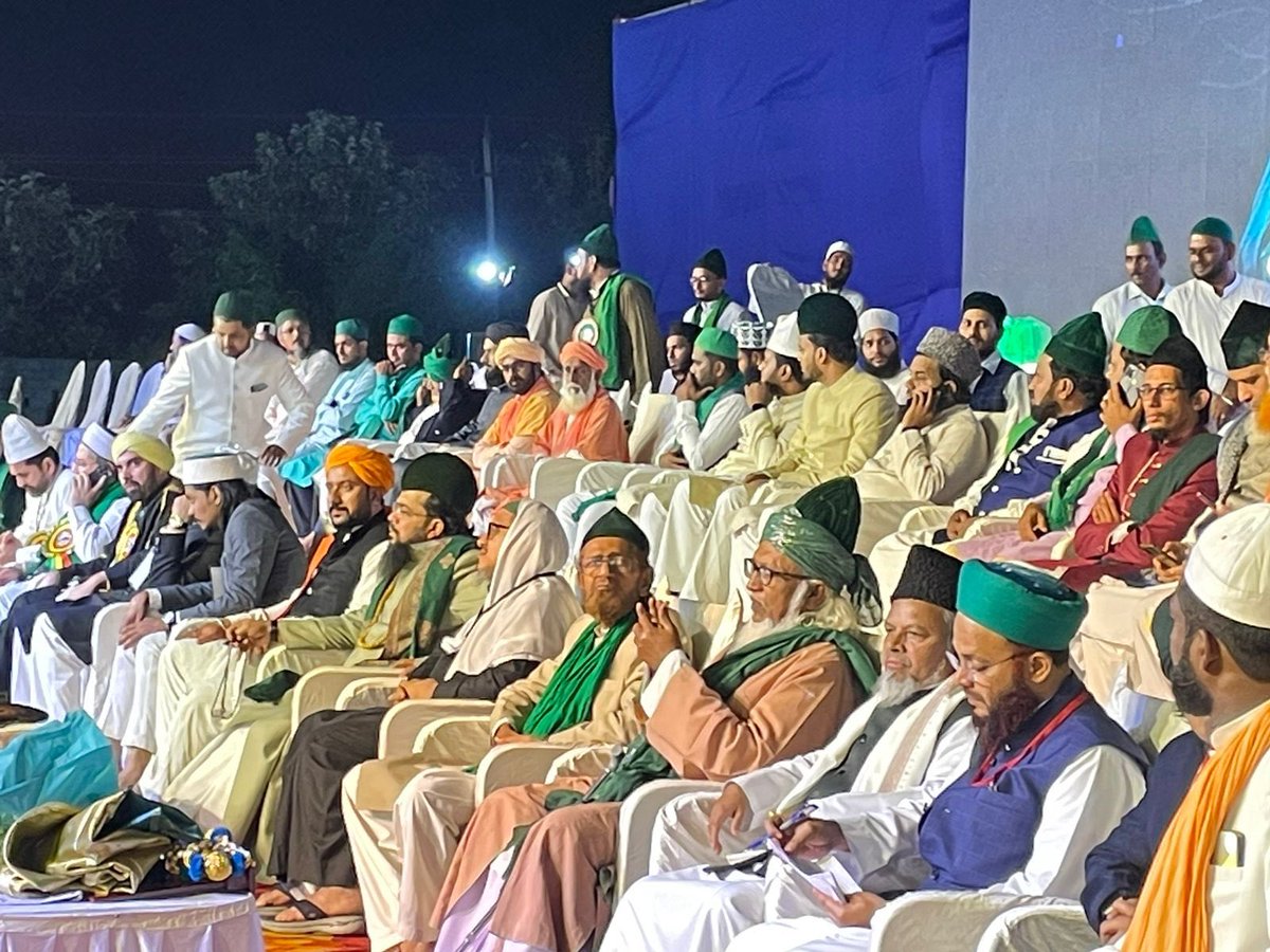 ShaKhadriAzmath's tweet photo. We Along with our Father took Participated in Aulad e Ghouse E Azam Conference Held at Hubli.
This historical conference uniting the Aulad e Ghouse e Azam from different places.
@ckmpolice
@CMofKarnataka
@siddaramaiah
@bababudandargah
@ckmpress
#SunniConference https://t.co/o2aDhVYCue