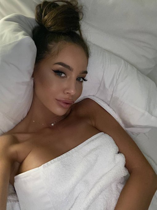 Can we sleep nak*d together ?  Wish me a good night 😴🥰 https://t.co/Y1bQq8wxLM