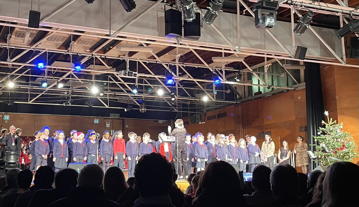 CEP_Wandsworth's tweet photo. Fabulous evening of music at the @WandsworthMayor Carol Concert with @MusicWandsworth  - congratulations to all the schools that performed and Wandsworth Music Academy Junior Orchestra 👏🏻👏🏻👏🏻 https://t.co/KjdURGnE32