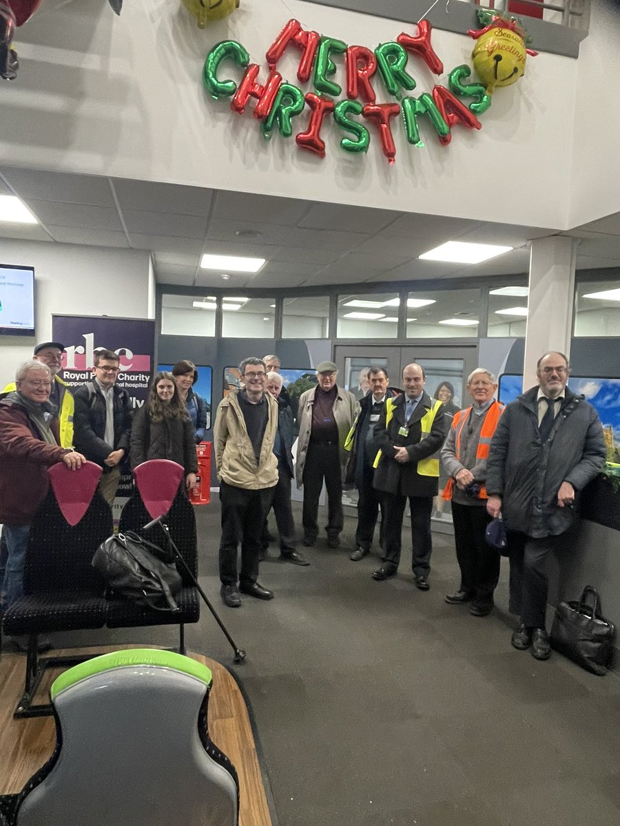 stouty26's tweet photo. Massive thanks to @RTL_Robert for hosting a visit to @reading_buses for #thamesvalleycilt @ciltuk tonight with @chrismarkey612 #buses #ciltuk https://t.co/FBpF7TZo5g