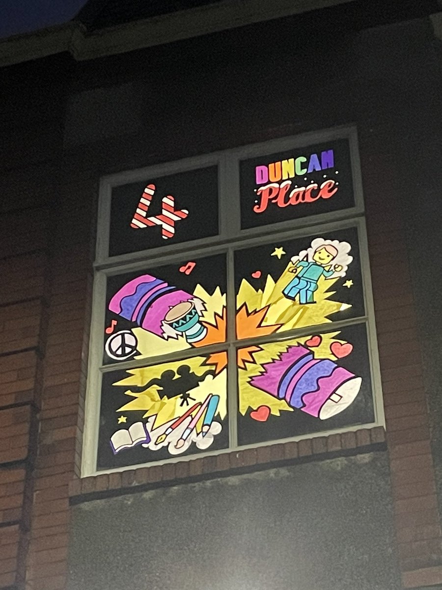 Lovely to see No4 advent window for #LightUpLeith at @duncan_place which shows the different events they offer. 

I’m particularly pleased with this one as my partner designed it, but can’t wait to see all the other windows round Leith. This year’s theme is love and peace ❤️☮️