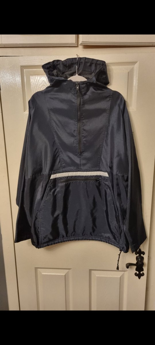 Stylez_Council's tweet photo. At almost 30 years old, this piece is still in tip top condition. The only flaw is that the waist drawstring is a little frayed, but apart from that, this collaboration is in excellent condition.
The size is XL with a PTP 28.5
£67 Delivered. @T_C__B_S_T 
#paulsmith #rnewbold https://t.co/cruTHpqnoR