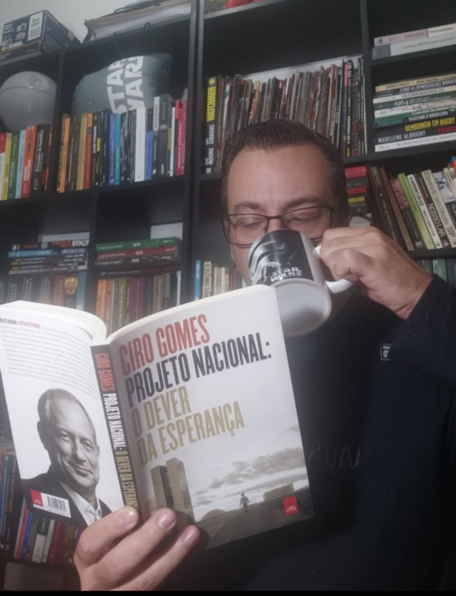 andrewluicf's tweet photo. @juh_bh @jsmorais @opovo Agora olha bem pra esse frouxola aqui,covarde. É ele que vai socar alguém? Ou vem em cima de mim por exemplo? Um cara desse me agredir eu pego pelo pescoço e torço olhando no olho dele e ele vai gritar igual uma franguinha https://t.co/rMsMUmTXcK