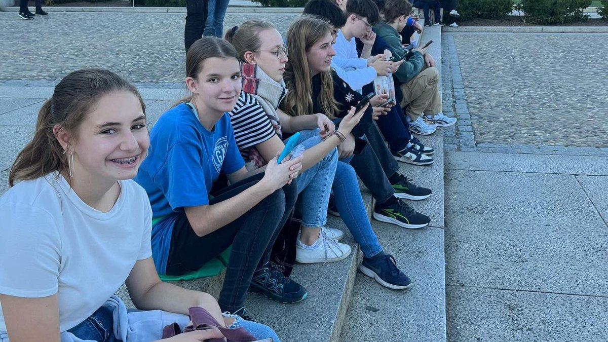 gappexchanges's tweet image. In November, 20 GAPP students from Peter-Vischer-Schule in @nuernberg_de visited their GAPP exchange partners at @PennridgeSD , PA. 
📸 Enjoy some impressions from their adventures and farewell dinner. 
#GermanAmericanPartnershipProgram #gappexchanges #goetheinstitut