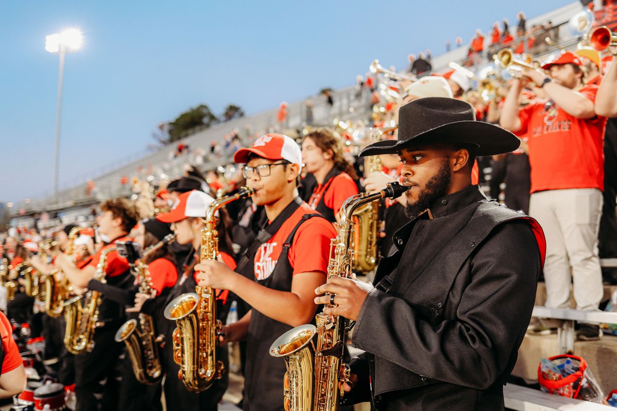 AStateBands's tweet photo. ๐๐ฅ Shakos off to the incredible Sound of the Natural State Marching Band graduating seniors! ๐ถ Your dedication, passion, and incredible performances have made every game, practice, band camp, and moment unforgettable. #WereNotCrying #YoureCrying https://t.co/gwBTmEqCCc