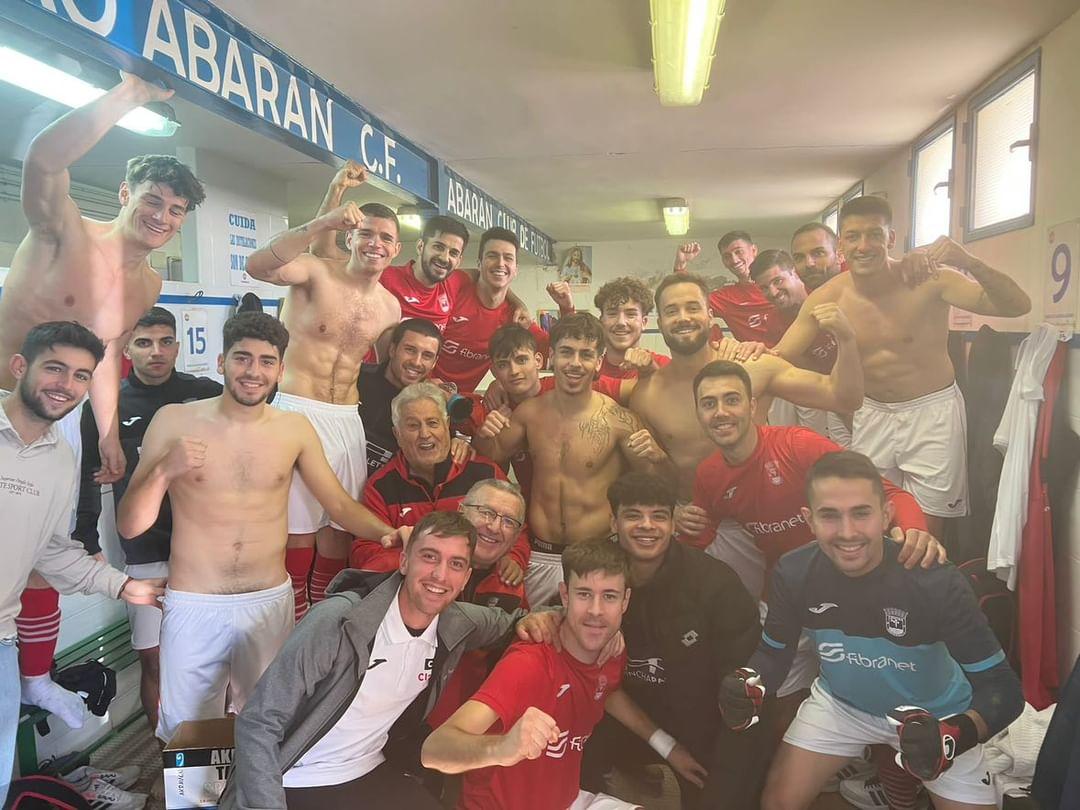 ¡Que bonitos son los lunes después de una victoria!🍍
🔴⚫#VamosAbaran