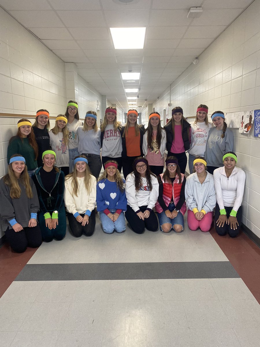 ewhscheer's tweet photo. Magic Day 1! Love this EW Cheer tradition! Let’s go ladies! https://t.co/P4v62CfmXw