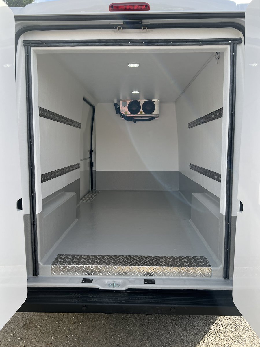 CoolVan tweet media