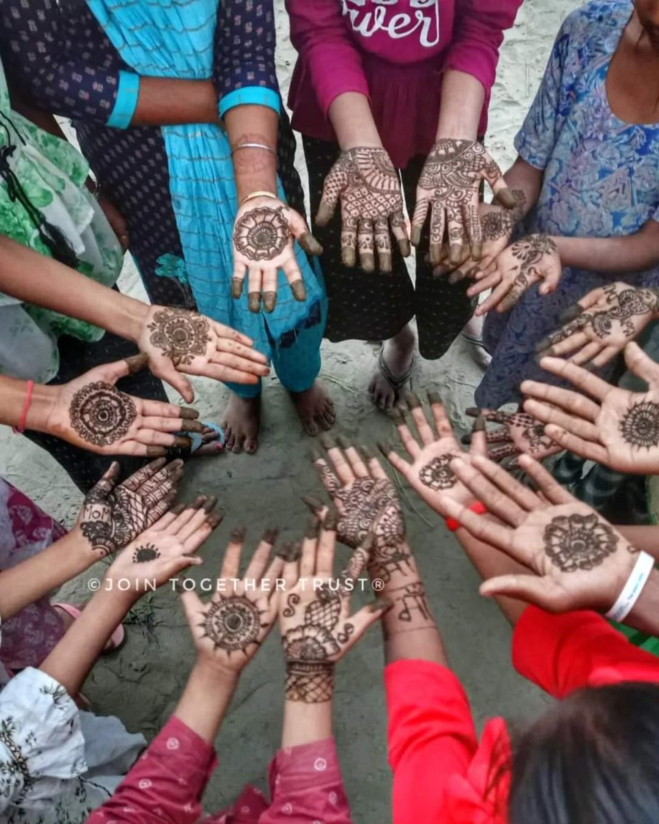 Mehndi class for our super talented kids. Let's shape the future of our nation 🇮🇳 together. 🤝 

Empower these bright minds with your support!

#JoinTogetherTrust #KhojBachpanKi #MissionEducation #ReachToTeach #Internships #Fighter