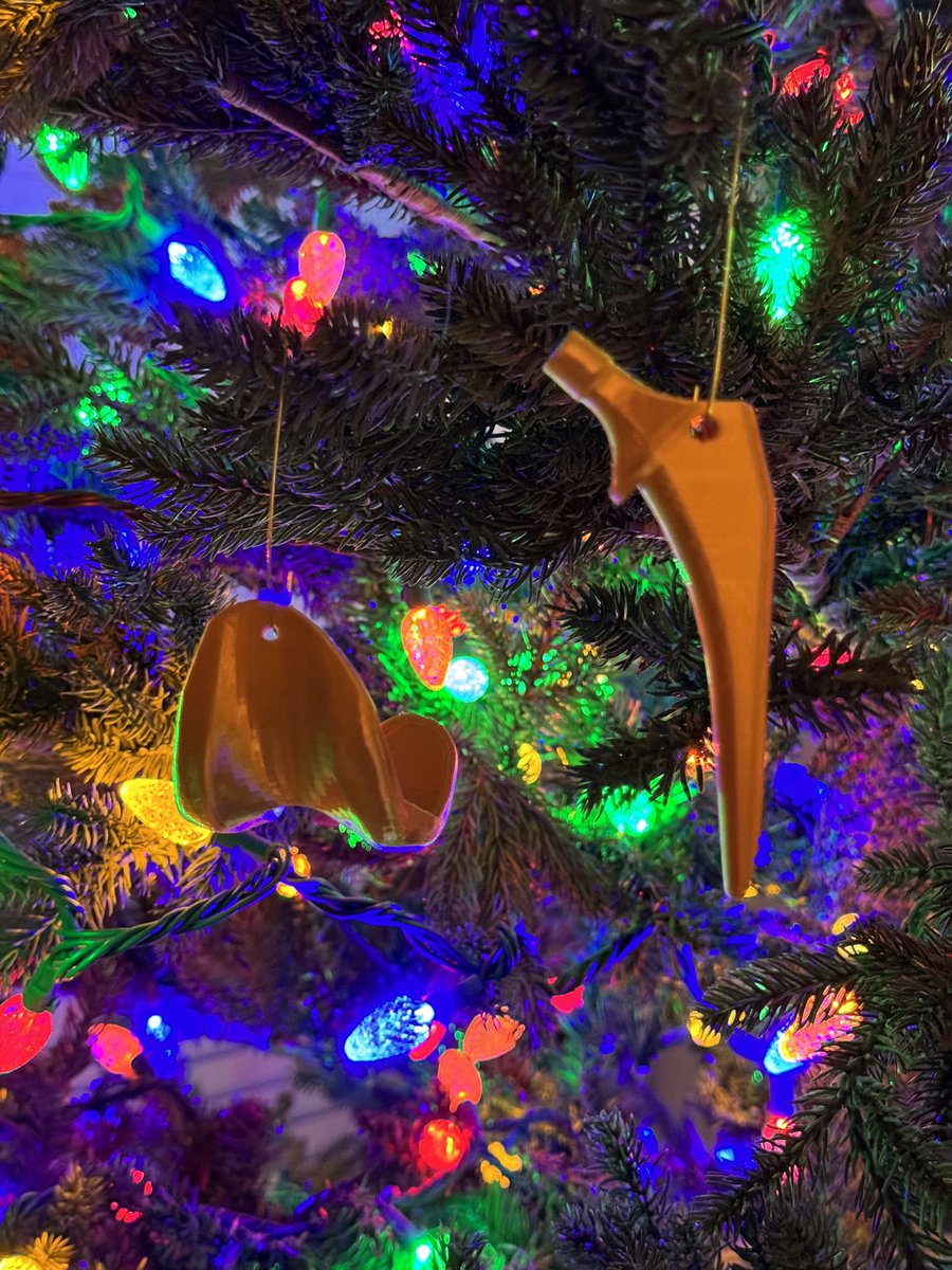 It’s Christmas season, so let’s see how #orthotwitter brings work into their holiday decor!  Mine is hanging on the tree! I’m worried about those holes creating a stress riser!
<a href="/JArthroplasty/">The Journal of Arthroplasty</a> <a href="/DeviceNation/">Device Nation</a>