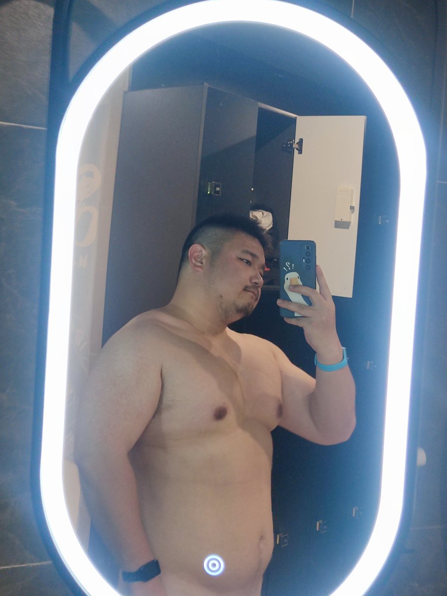 以前的健身房关门了，只能换新的健身房了╮( •́ω•̀ )╭