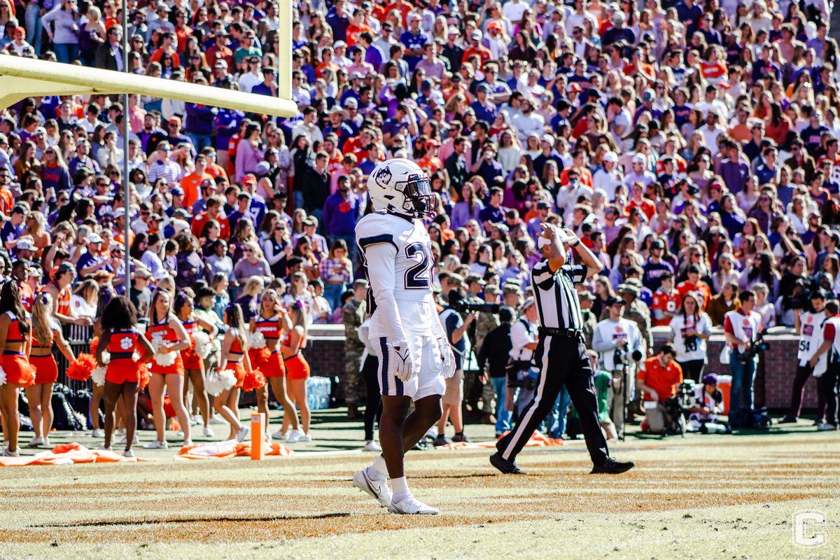 Brian Brewton 🌓 tweet media