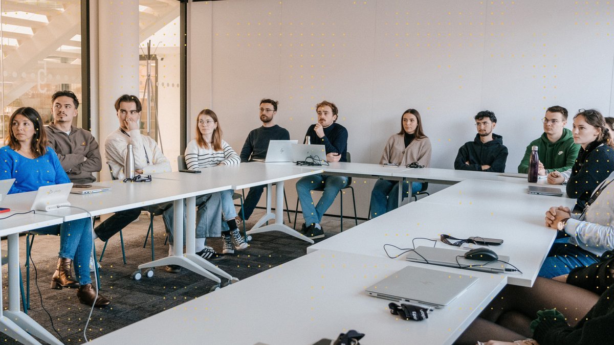 Epsilondatamktg's tweet photo. [#WorkAtEpsilon]
🎉 #Onboarding des nouveaux arrivants sur le Campus 5.9 de Wasquehal lors d'Epsilon Inside, un moment de #partage et d'#écoute.

Bienvenue à tous ! 

Découvrez nos 40 métiers sur notre page Welcome to the Jungle France 👉 https://t.co/d00oHJR7FE https://t.co/0jc1rRcU8d