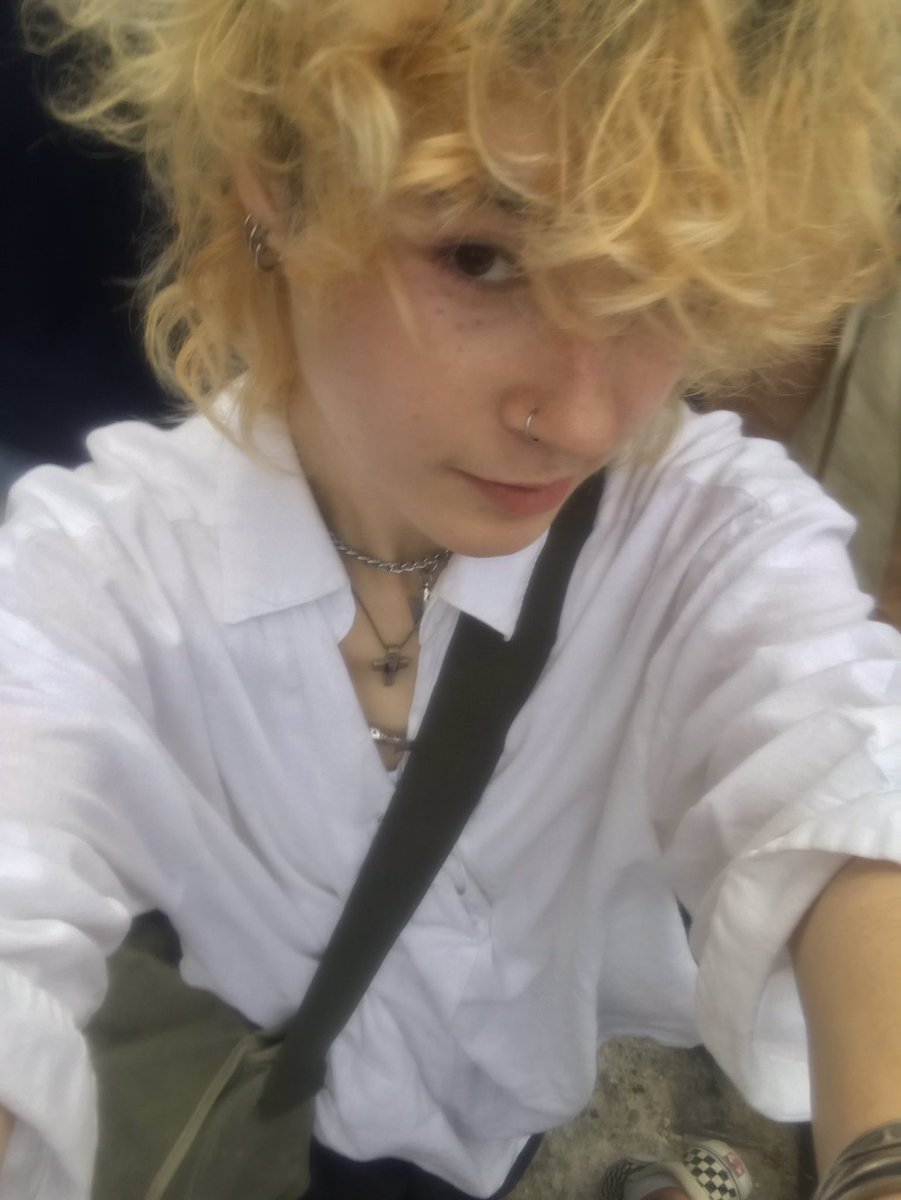 arrachedent's tweet photo. plutôt blonde ou brunette era ? https://t.co/ghnWpSoUif