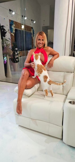 Monday... have an amazing week ahead 💝 https://t.co/hq06r1Eoop<a href="/tag/staypositive"class="tags"><span>#staypositive</span></a><a href="/tag/jennyscordamaglia"class="tags"><span>#jennyscordamaglia</span></a>