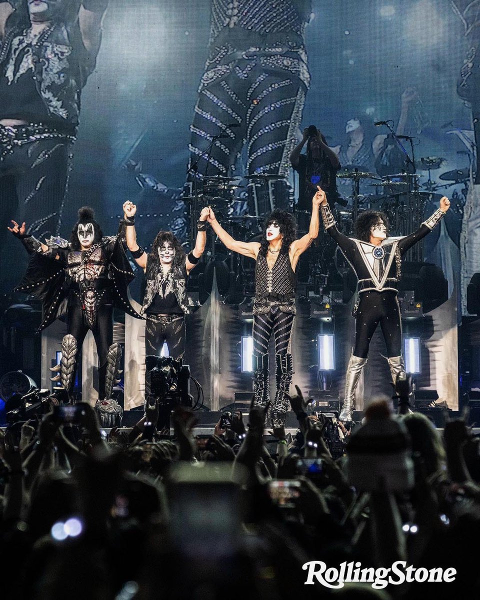 We've got photos from @kiss' final show at New York City's @thegarden. 📸 Show review: rollingstone.com/music/music-li… #KISSARMY