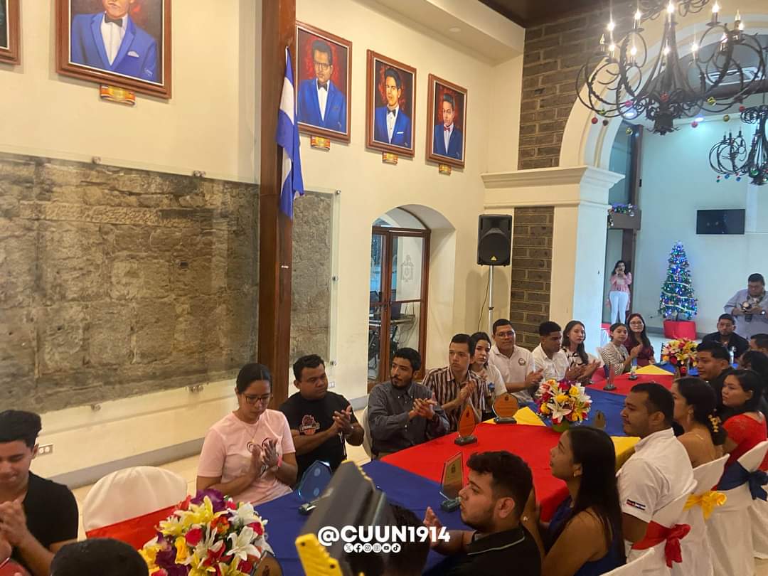 cuununan's tweet photo. UNAN León a través de la Vicerrectoría Vida Estudiantil en conjunto con CUUN UNAN-León, realizó la entrega de reconocimientos a los mejores alumnos en el año académica 2023, quienes forman parte del programa de beca a la excelencia académica Comandante Carlos Fonseca Amador. https://t.co/G8RtETPvlZ