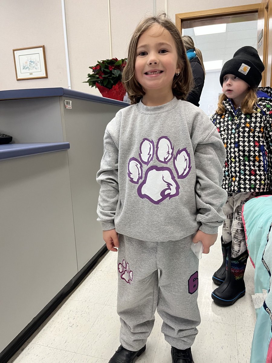 Great school spirit!!  Get yours online now!! thamesvilletigers.entripyshops.com