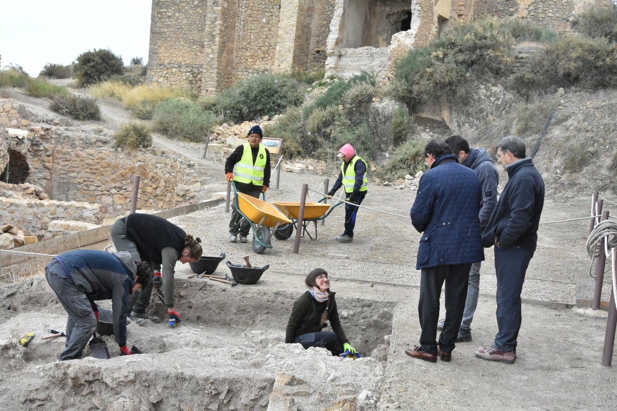 👷✡️🏺Más de una quincena de expertos participan en una nueva excavación arqueológica en la #judería del #CastillodeLorca

🔗 lorca.es/noticias/notic…