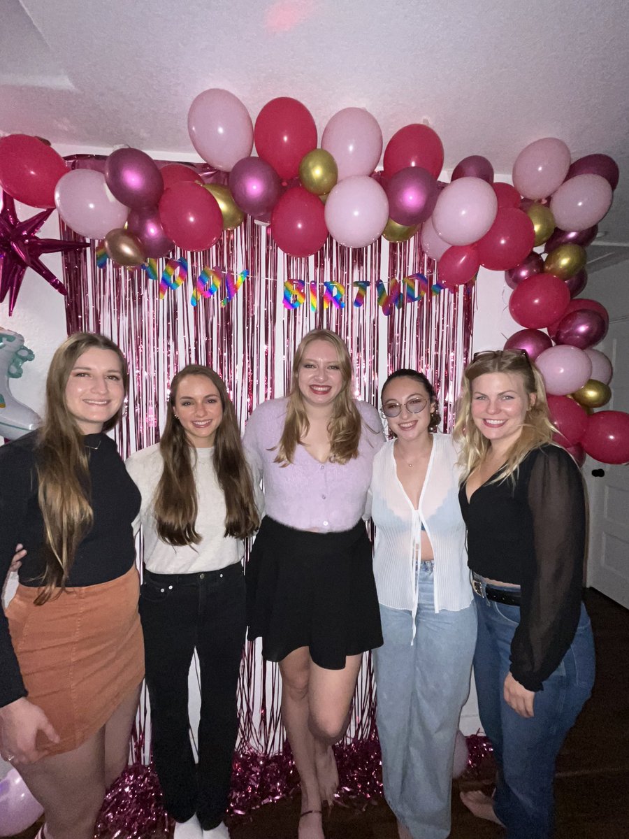 sg_rose_'s tweet image. Felt so lucky this weekend to have such incredible friends who make me feel celebrate!! Less grateful for the hangover I am still feeling ♥️♥️♥️