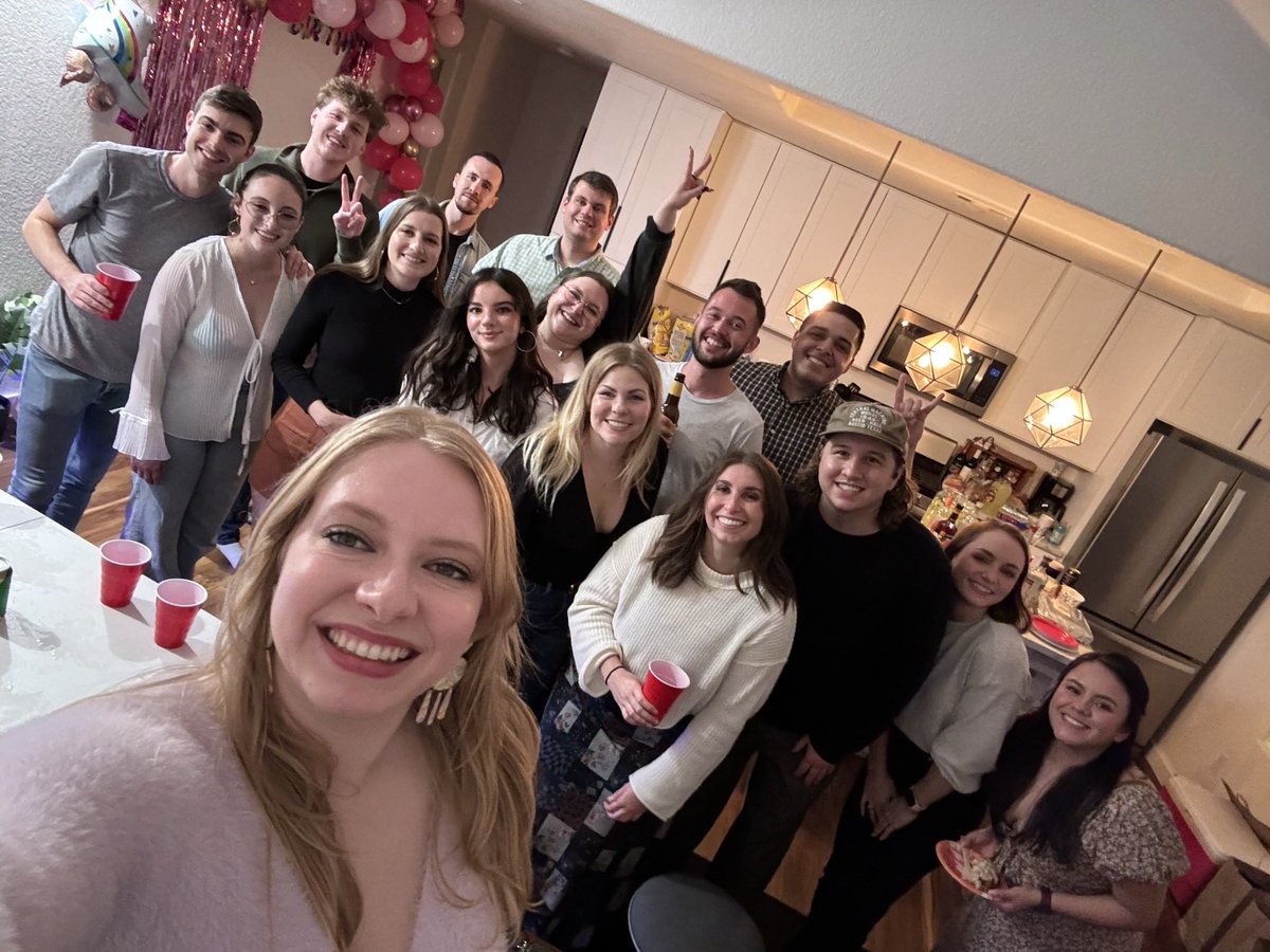 sg_rose_'s tweet image. Felt so lucky this weekend to have such incredible friends who make me feel celebrate!! Less grateful for the hangover I am still feeling ♥️♥️♥️