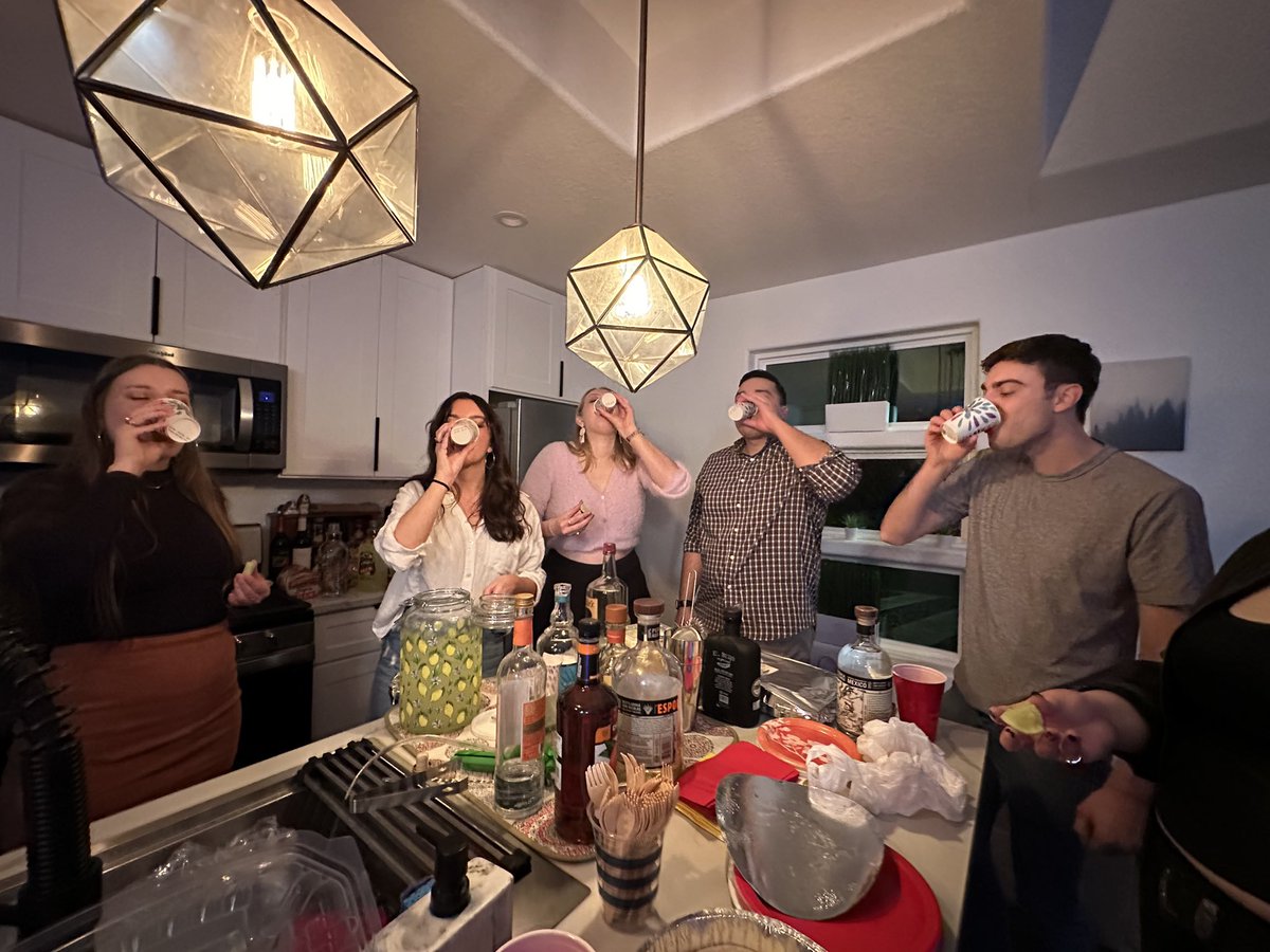 sg_rose_'s tweet image. Felt so lucky this weekend to have such incredible friends who make me feel celebrate!! Less grateful for the hangover I am still feeling ♥️♥️♥️