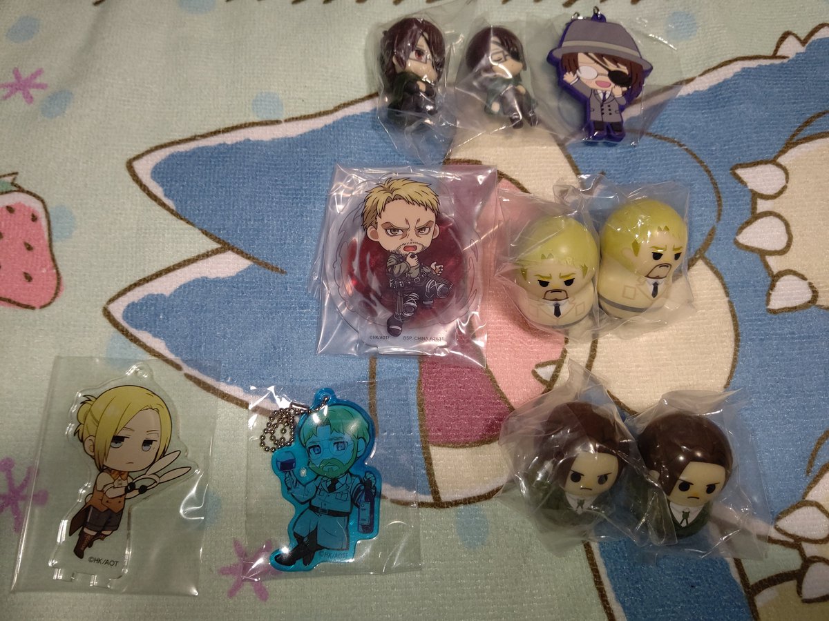kuchinashi9's tweet photo. 交換】進撃の巨人 クーナッツ コースター アクカ クリカ ラバマス まちぼうけ 缶バッジ 一番くじ ウエハース フェア特典 まるかくぷちばーす デコラPIC
譲）エレン ジャン アルミン コニー ヒストリア サシャ ライナー ハンジ イェレナ ファルコ ジーク モブリット 画像1~8
求）リヴァイ エルヴィン
↓ https://t.co/0LG7jTkZ9B