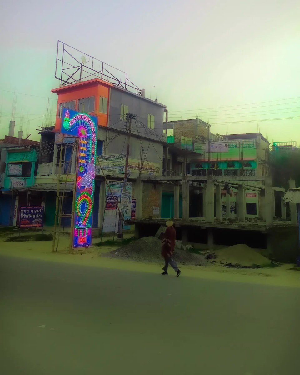 Flamed_boy's tweet photo. Every foggy path leads you to untold story:)
.
.
Shot on:-@iqooind 
.
.
#Photography #Foggyday #Fog #Winterseason #winterday #photoretouch #winterretouch #pritamretouch#wintermorning #photographywinter #winterphotoshoot https://t.co/lVFkcaWYsg