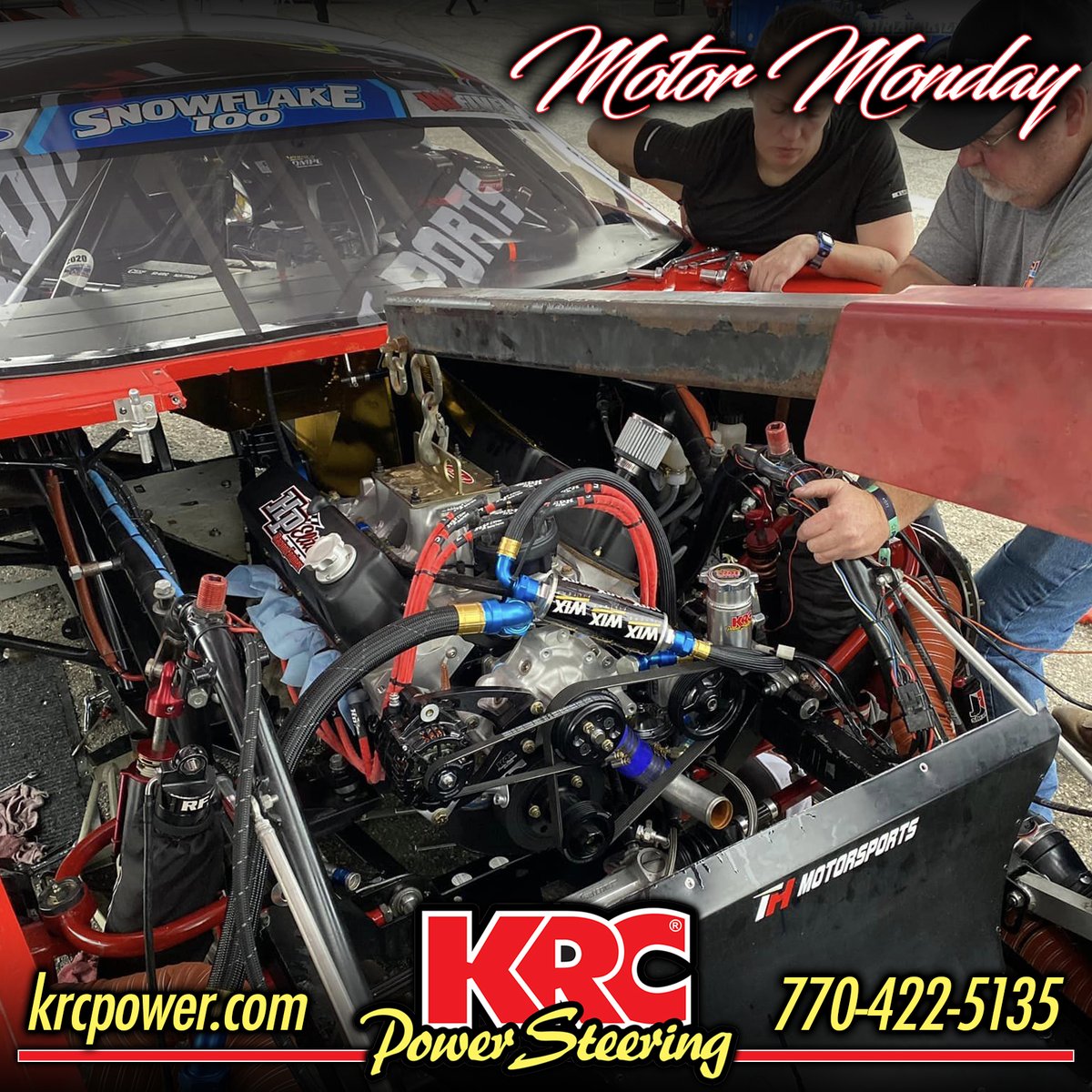 MOTOR | MONDAY
😎 Here is Brett Suggs Racing Team getting their race car ready for the Snowflake 100 at 5 Flags Speedway. 🏁
#krcpower #krcpowersteering 

📷 DanielVining.com