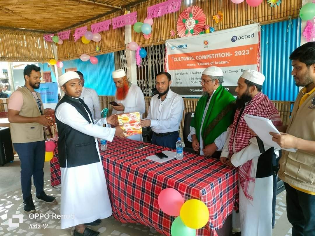 RoMujif's tweet image. #UNHCR &amp;amp; #ACTED cultural competition in the world's largest #Rohingya refugee camp on Nov 30, 2023. Tayyab Nazir Hussein claimed 1st in singing, while Osman Ashrafi triumphed in Quran recitation and secured 2nd in singing.
