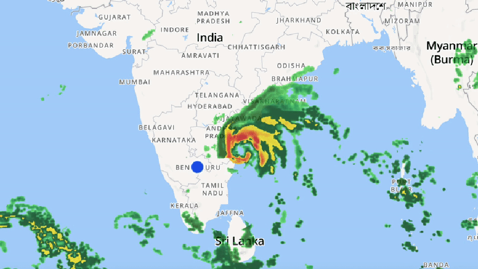 The 'severe' Cyclone Michaung is set to make landfall on the Andhra Pradesh coast on Tuesday. Tragically, two lives lost already. Southern states brace for impact.

#CycloneMichaung #IndiaWeatherAlert #CyclonePreparedness #BreakingNews #earthquake #Yemen #ducky #snow #DeNiro
