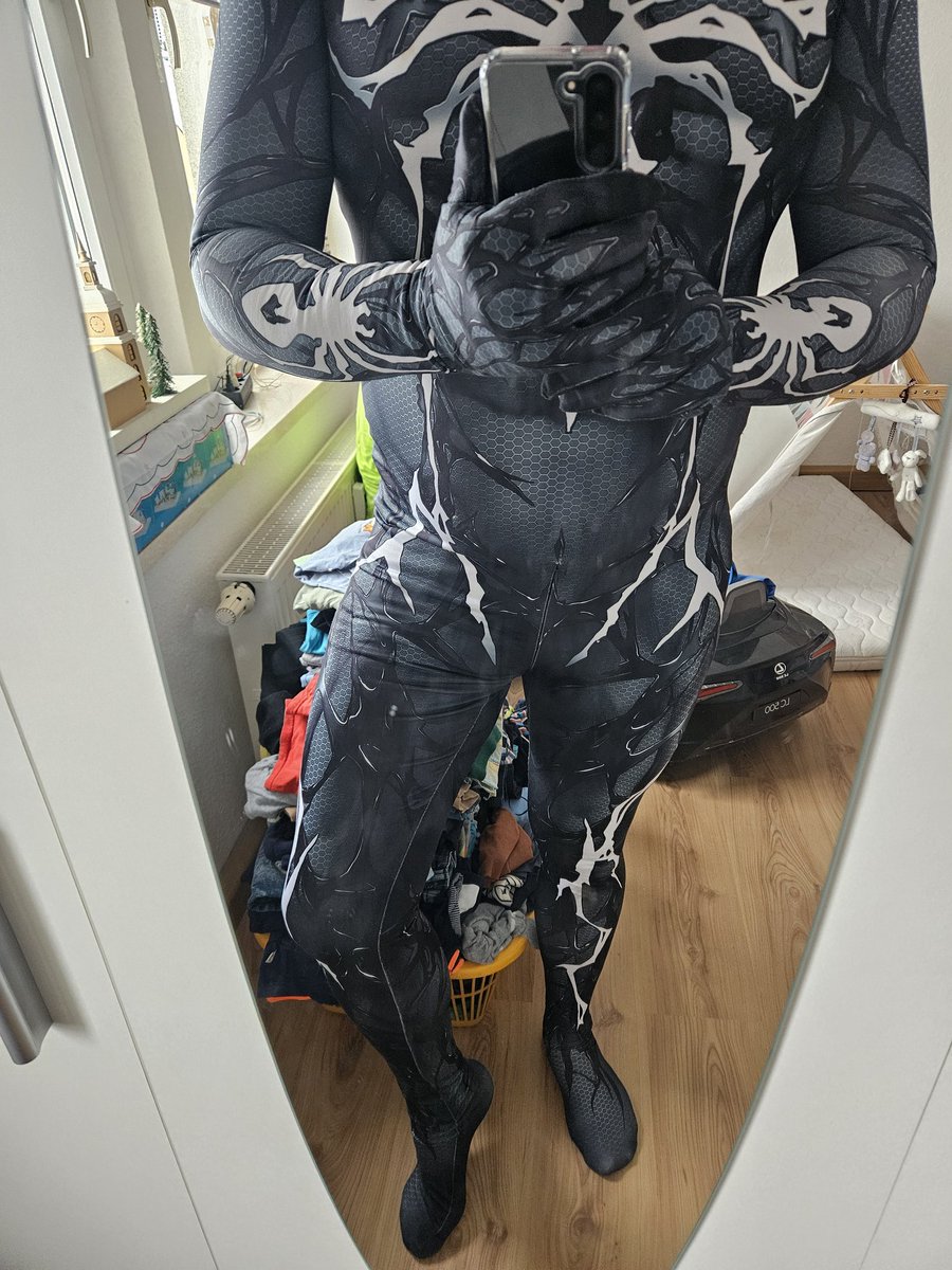 LP_Darkwolf's tweet photo. Schaut euch den mega #Zentai an
Perfekt im #Winter https://t.co/HJGxbXTgec
