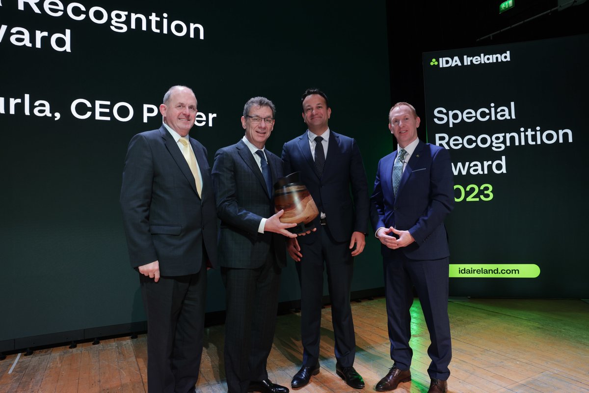 Today’s Special Recognition Award given to <a href="/pfizer/">Pfizer Inc.</a> acknowledges the company’s continued commitment to Ireland, demonstrating the importance and longevity of FDI investments from the #LifeSciences sector in delivering economic and social benefit to the country.
#IDAIrelandSRA
