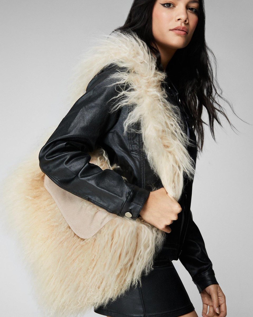 BrandStoreCom's tweet image. Things you’ll love to have this winter 🧸 (also perfect stocking fillers 💯) brand-store.com/editors-pick/5…