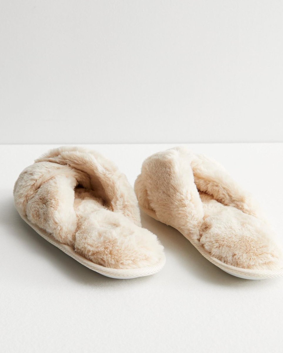 BrandStoreCom's tweet image. Things you’ll love to have this winter 🧸 (also perfect stocking fillers 💯) brand-store.com/editors-pick/5…