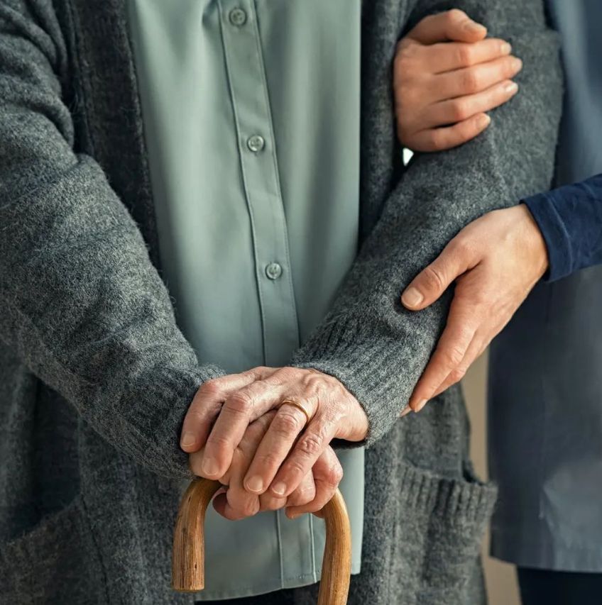 SeniorMovePtnrs's tweet image. Did you know?... Our team of trained, friendly and experienced Senior Move Managers undergo extensive training and enhanced DBS checks and are fully insured. 

#SeniorMovePartnership  #StressFreeMove #SeniorMoveExperts #ChristmasMovingMagic #Downsizing