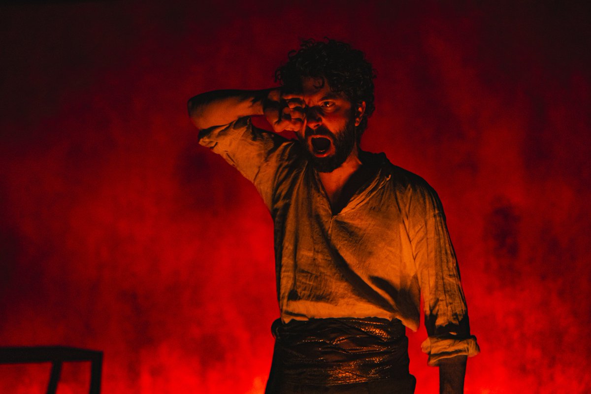 AtelierThActuel's tweet image. ELDORADO 🌅 Le #seulenscene d’Alexis Moncorgé, mis en scène par Caroline Darnay, est à l’affiche du @TMontparnasse jusqu’au 31 décembre ! Dernières semaines donc pour découvrir ce spectacle épique et captivant💫
📸 J. Jovelin #theatre #spectacle #conquistador