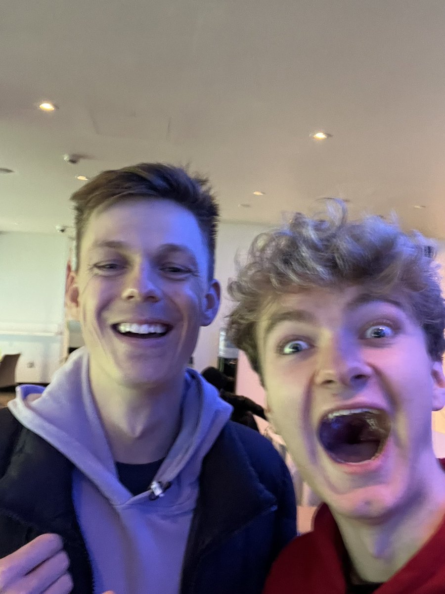 TommyInnit tweet media