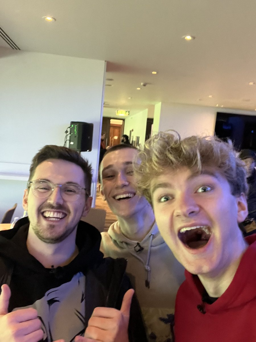 TommyInnit tweet media