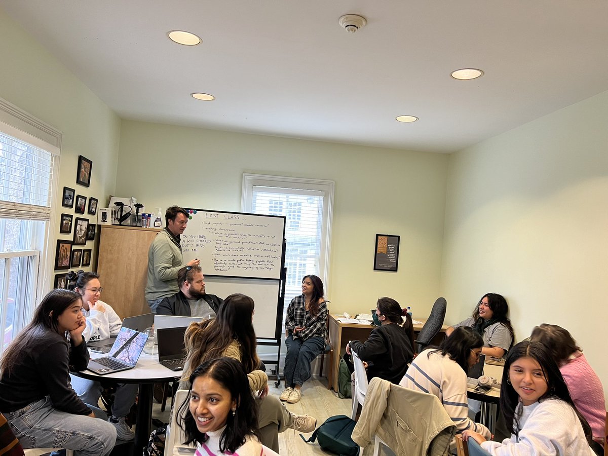 Thank you to our Fall 2023 internship class, who over the course of this semester planned and made more than 30 new interviews for Southern Mix, a UNC-based oral history project focused on Asians and Asian Americans in the U.S. South!