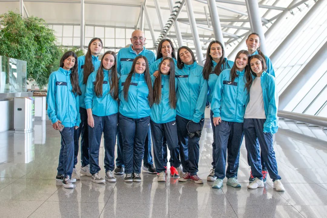 Voley: Partieron a Chile esta mañana con destino a los Juegos Sudamericanos Escolares 2023 “Las Lobas” de la Escuela Municipal en representación del Liceo N°2 de Florida.
Esta noche a las 21:30h será la ceremonia de apertura en el Estadio Nacional Julio Martínez Prádanos.