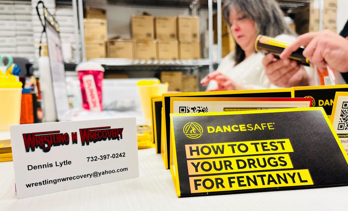 TY to volunteers Dennis and Renee from Wrestling N WRecovery for helping make hundreds of naloxone and fentanyl testing kits!! 🤼 Want to volunteer? ➡️ Anthonycg@njharmreduction.org 💻 Need free supplies? 1-877-4NARCAN, njharmreduction.org, or visit nextdistro.org/newjersey 🧡