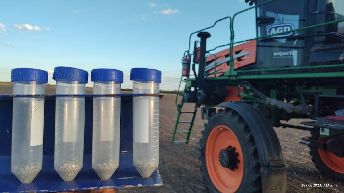 AgDtucuman's tweet photo. Como todo los años los productores apuesta a recomponer los niveles de Fósforo en sus suelos 
"Nosotros vendemos fertizantes aplicados con tecnología"  de @expertaAGD @abagrogutierrez
#fertilizantes #dosisvariable #AgTech
🧑‍🌾 La Fragua
📍El Mojon-Santiago del E. https://t.co/jj3L6OzzzT