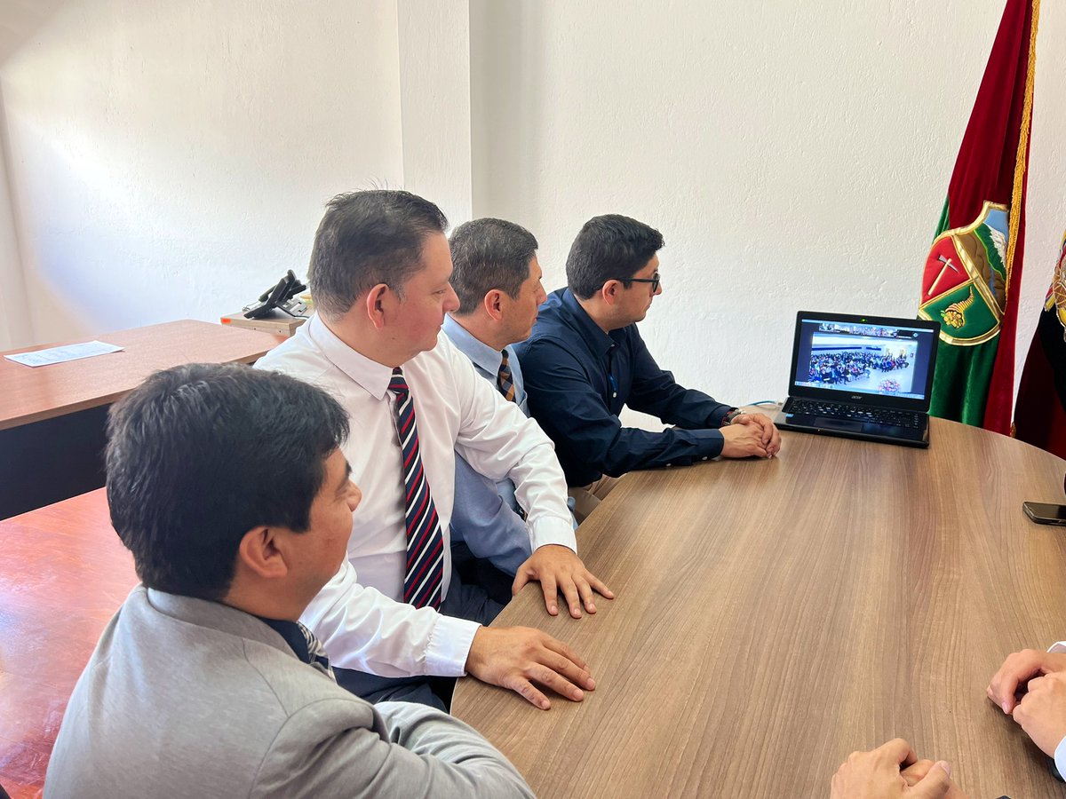 BolivarCJ's tweet photo. Servidores judiciales de @BolivarCJ, participan de manera virtual en la presentación "Resultados del Informe Técnico sobre el Sistema Judicial en el Ecuador”, organizado por la Red Americana de Derechos Humanos #RADH. https://t.co/5GZcGpEgUf