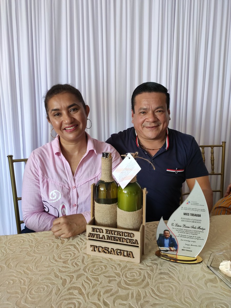 Patricioav70's tweet photo. Quiero agradecer desde lo más profundo de mi corazón a todo el equipo del distrito Chone - Flavio Alfaro por todo el cariño, confianza y respeto que me han dado durante más de un año en esta noble institución.  ¡Esto es de ustedes! Muchas gracias 🫂❤️ https://t.co/mP3EPoBV6j